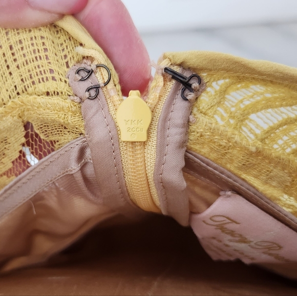 TRACY REESE Beautiful Deep Yellow Dress Barely Worn Fully Lined Stunning! EUC - Picture 8 of 10